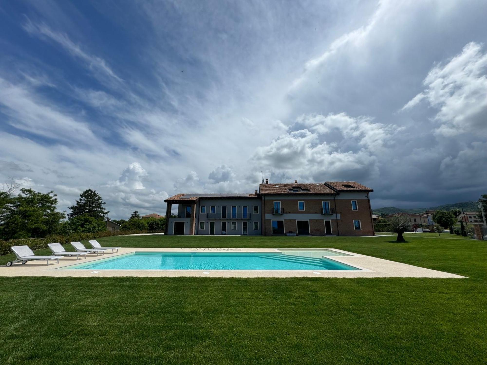 Casale Auriga - Oltrepo' Pavese Bed & Breakfast Codevilla Bagian luar foto