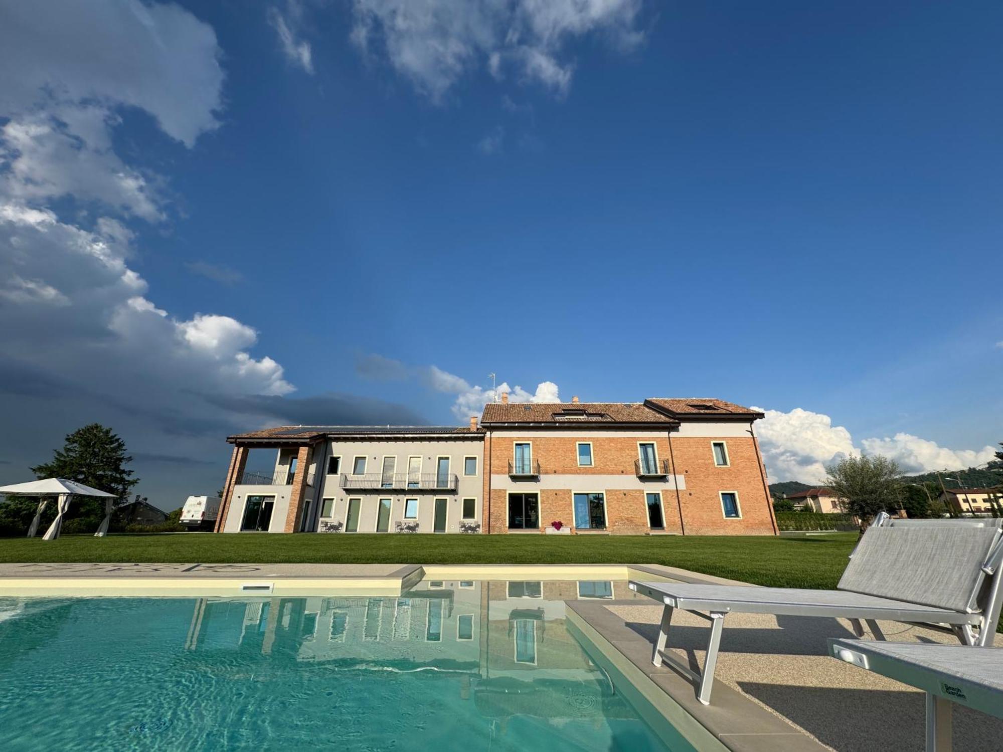 Casale Auriga - Oltrepo' Pavese Bed & Breakfast Codevilla Bagian luar foto